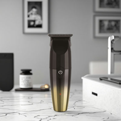 Profesyonel Saç Kesme Makinesi, 220–240 V Güç, 5 W Çıkış ve Verimli Saç Kesimi için 2 Saat Şarj Süresi