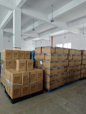 1200W Titanyum Fön Fırçası, 3 Sıcaklık Seviyesi ve Kabarmayan Saçlar İçin 1 Yıl Garantili