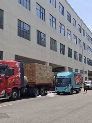 LED Ekranı ve Tüm Saç Tipleri İçin 4 Sıcaklık Seviyesi İçin Çift İyon Terapisi Saç Kürücüsü